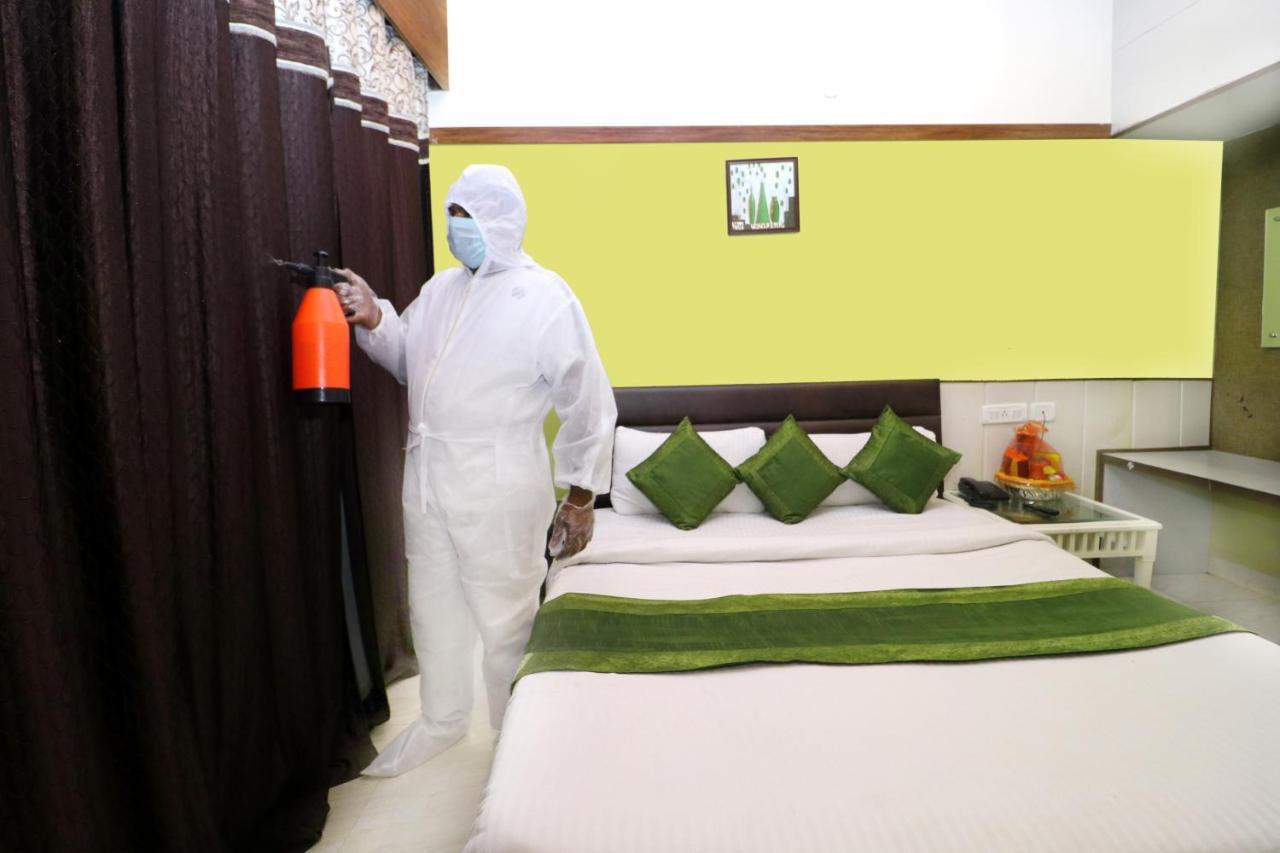 Hotel Seven- Center Of City Chandigarh Ngoại thất bức ảnh