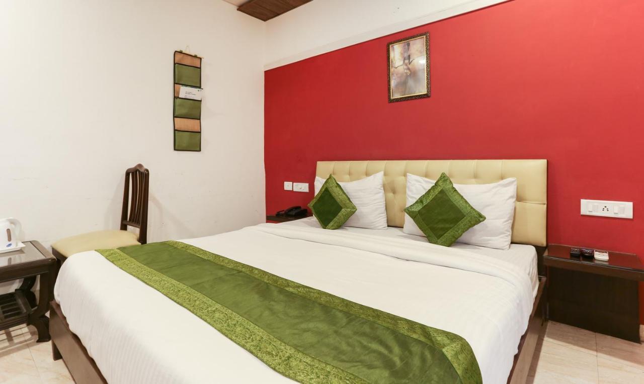 Hotel Seven- Center Of City Chandigarh Ngoại thất bức ảnh