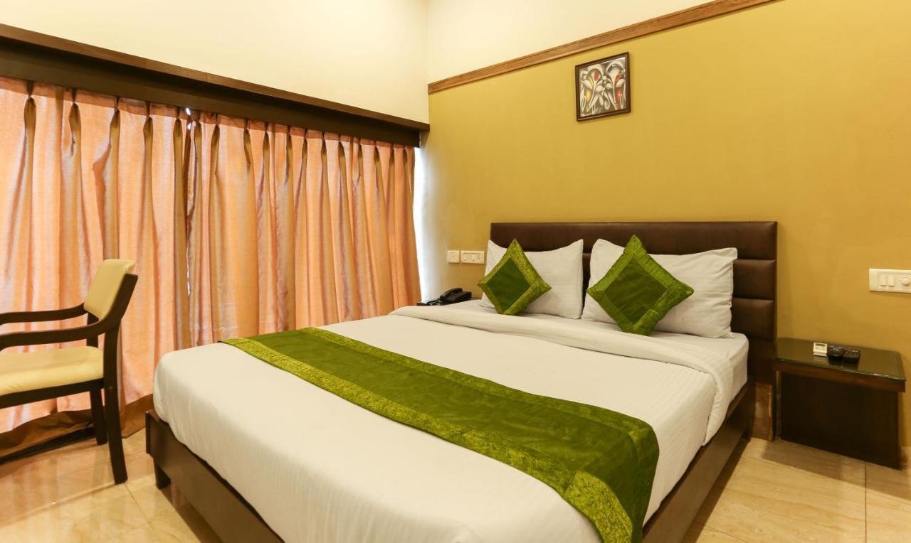 Hotel Seven- Center Of City Chandigarh Ngoại thất bức ảnh