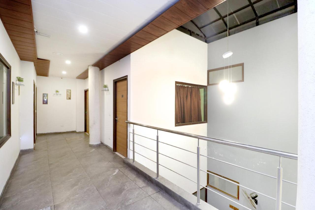 Hotel Seven- Center Of City Chandigarh Ngoại thất bức ảnh