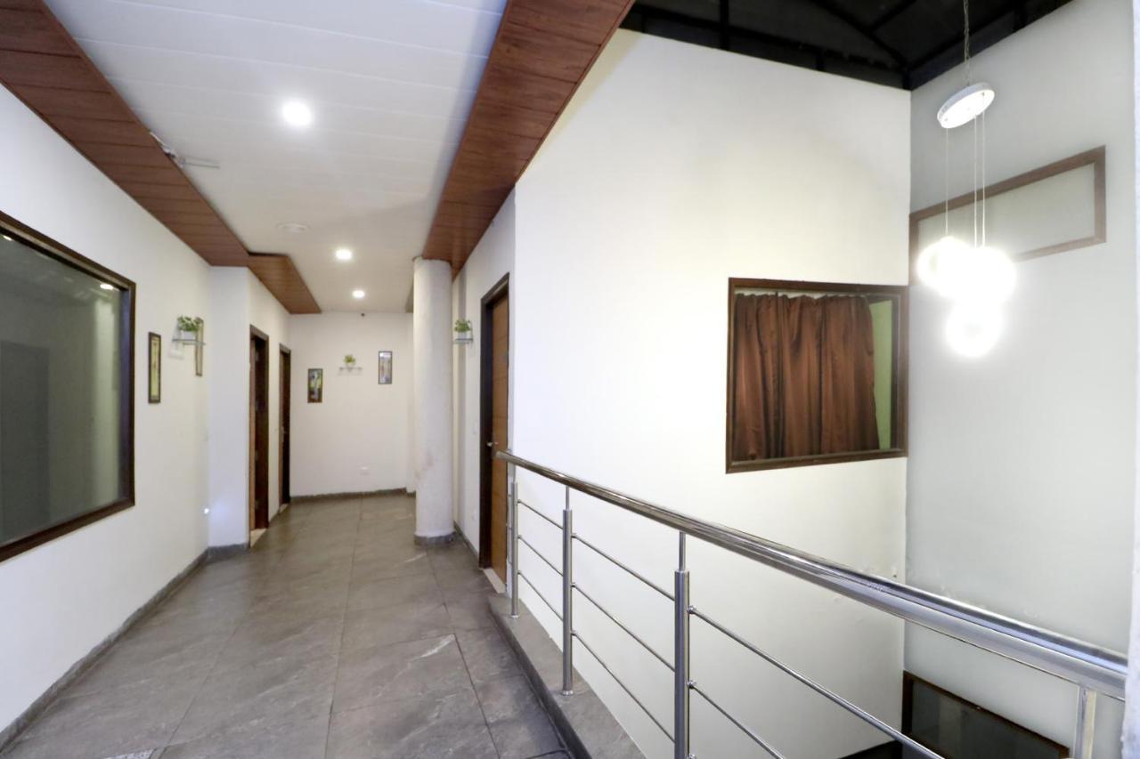 Hotel Seven- Center Of City Chandigarh Ngoại thất bức ảnh