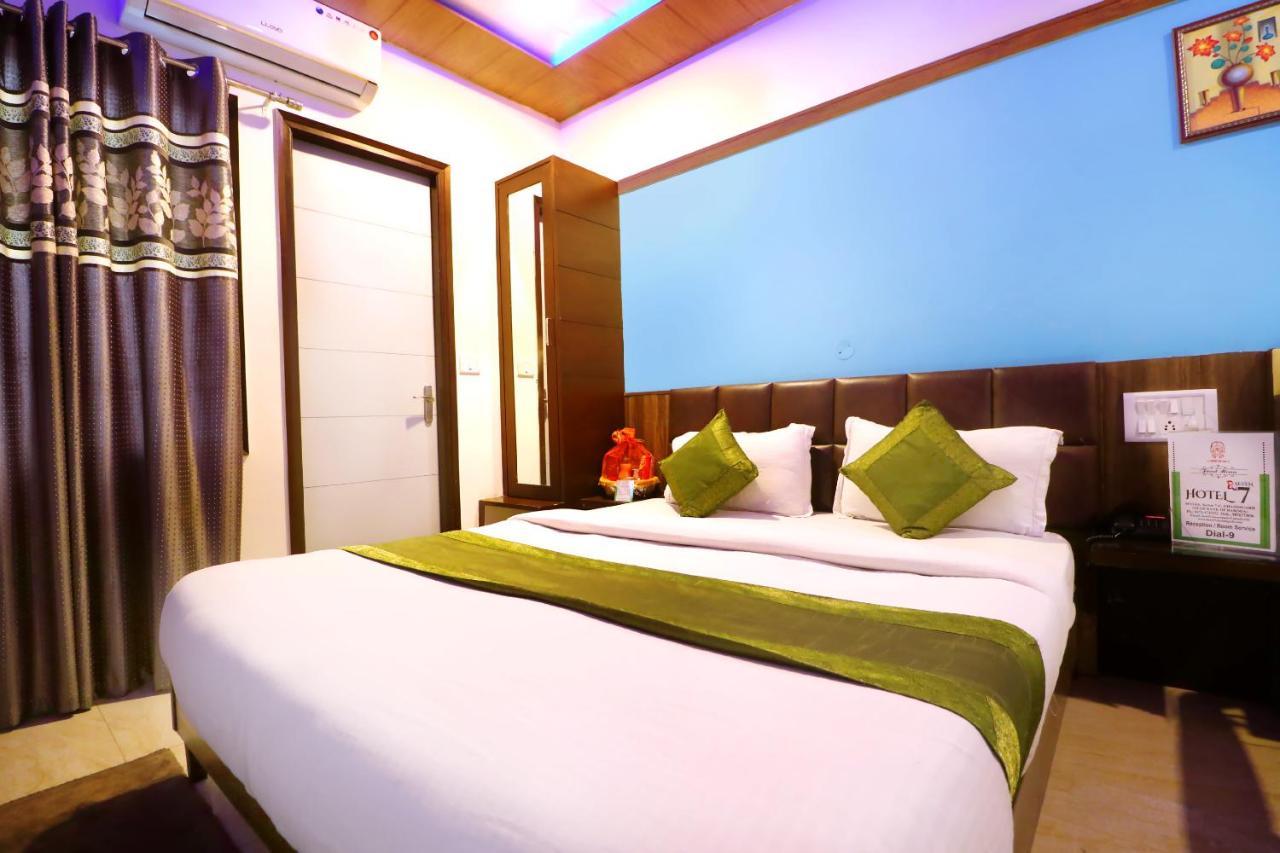 Hotel Seven- Center Of City Chandigarh Ngoại thất bức ảnh