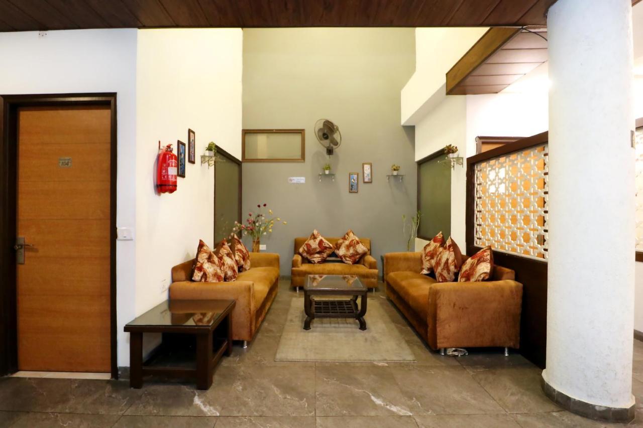 Hotel Seven- Center Of City Chandigarh Ngoại thất bức ảnh