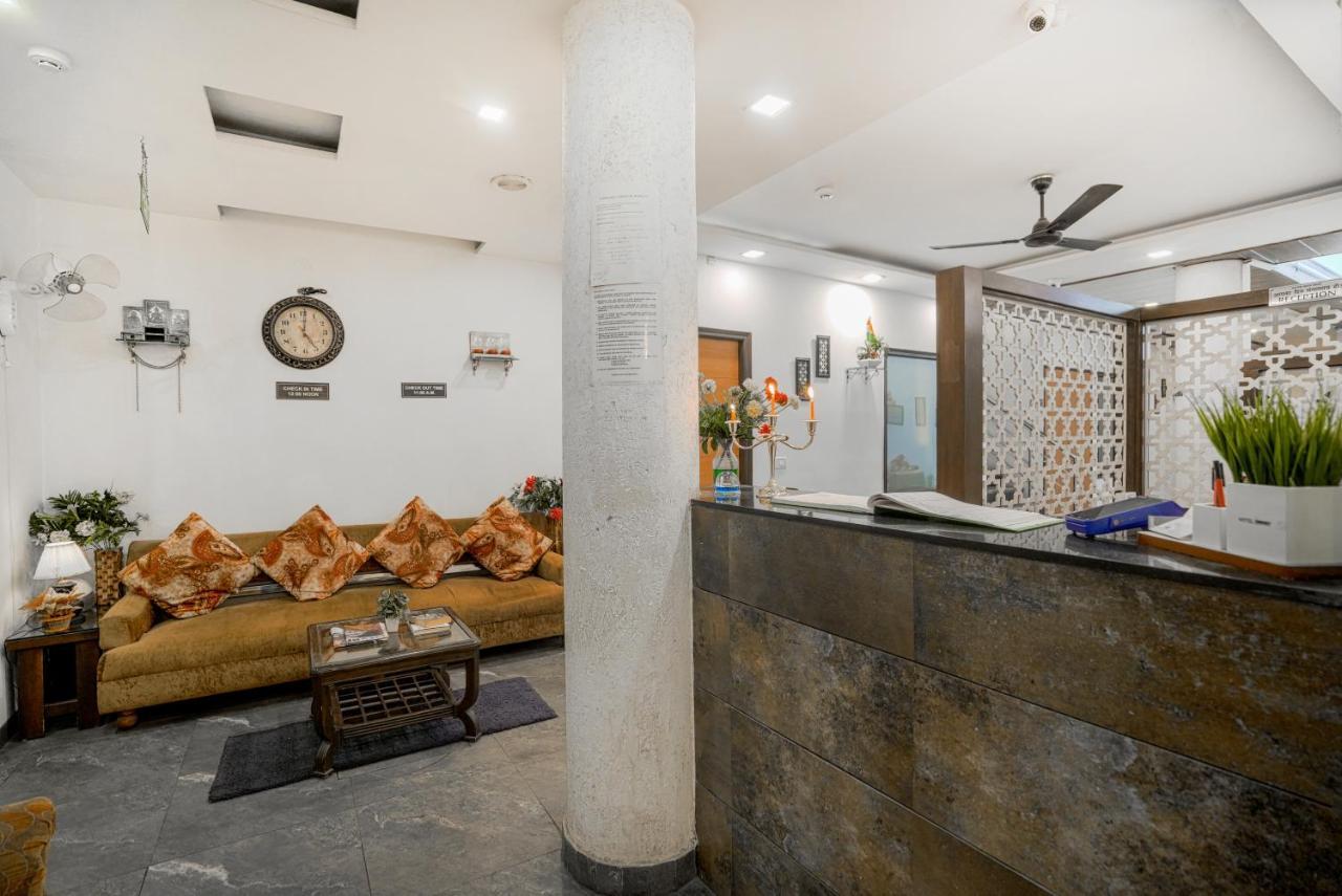 Hotel Seven- Center Of City Chandigarh Ngoại thất bức ảnh