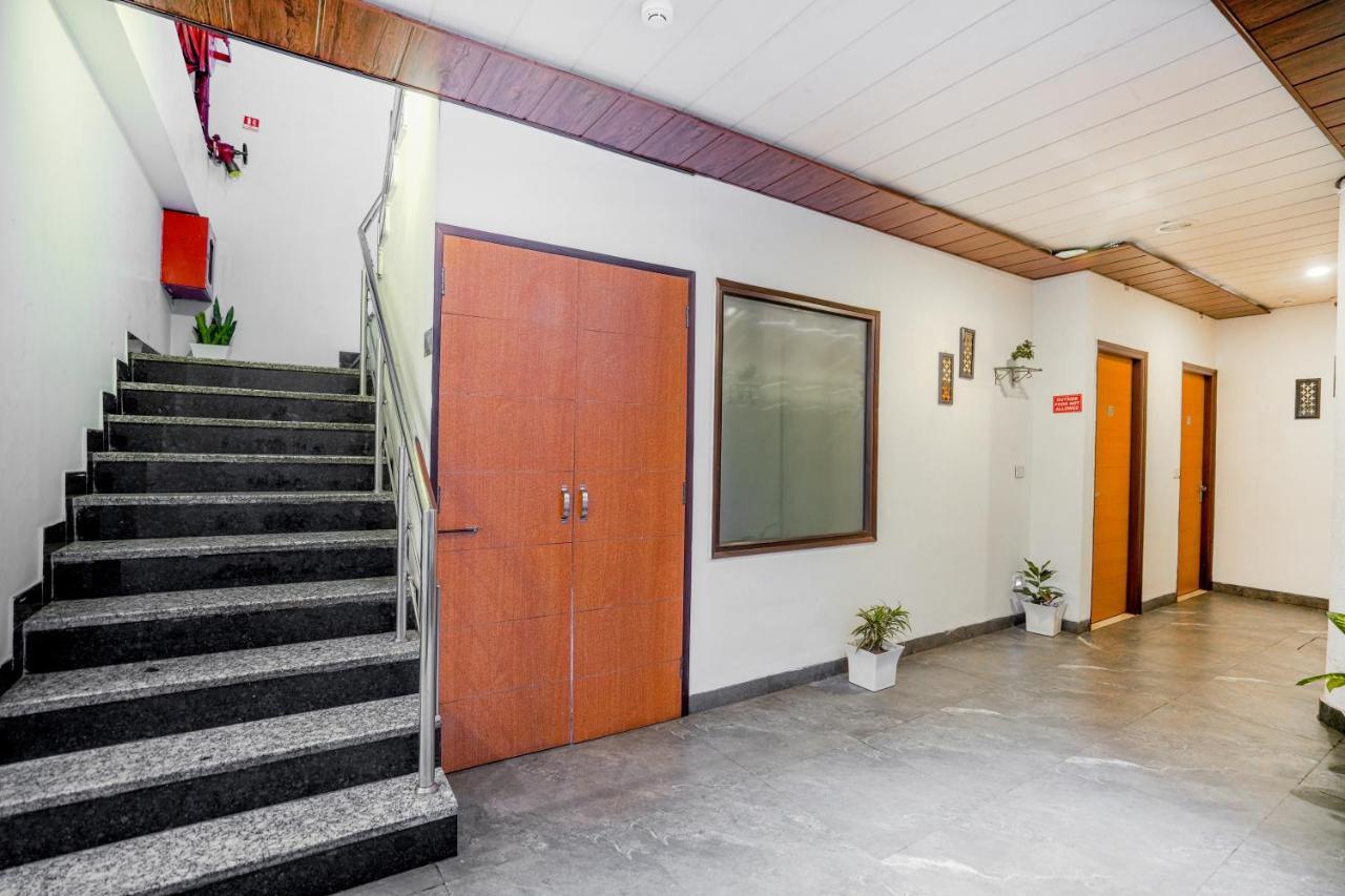 Hotel Seven- Center Of City Chandigarh Ngoại thất bức ảnh
