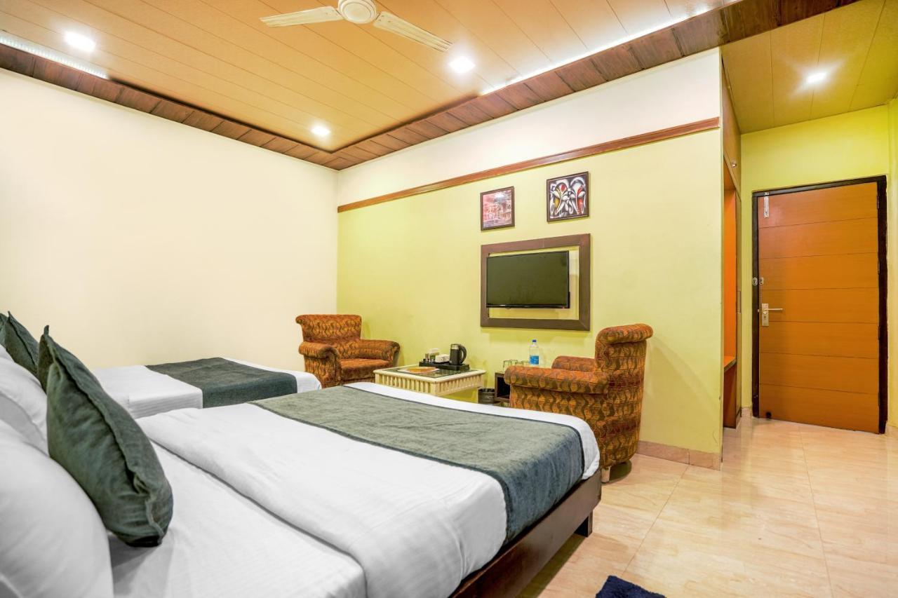 Hotel Seven- Center Of City Chandigarh Ngoại thất bức ảnh
