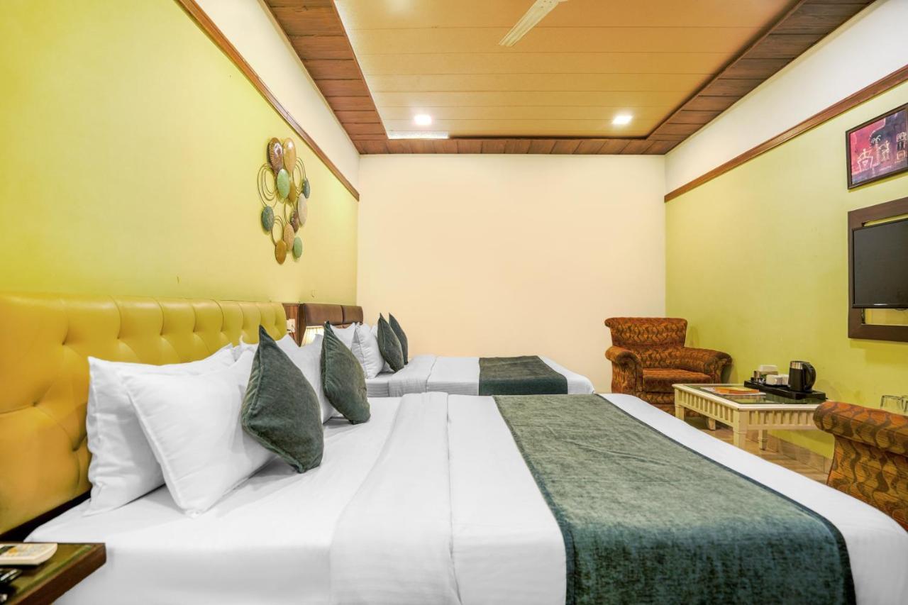 Hotel Seven- Center Of City Chandigarh Ngoại thất bức ảnh