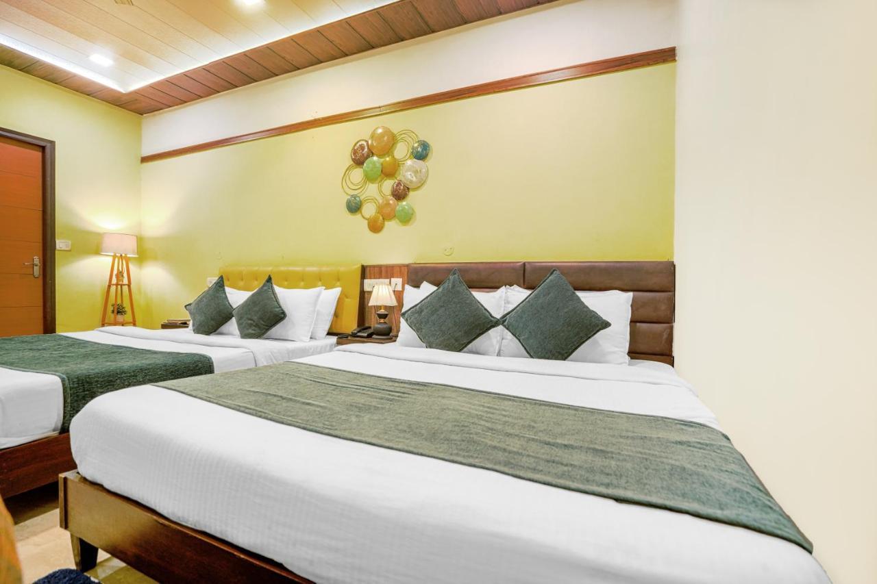 Hotel Seven- Center Of City Chandigarh Ngoại thất bức ảnh