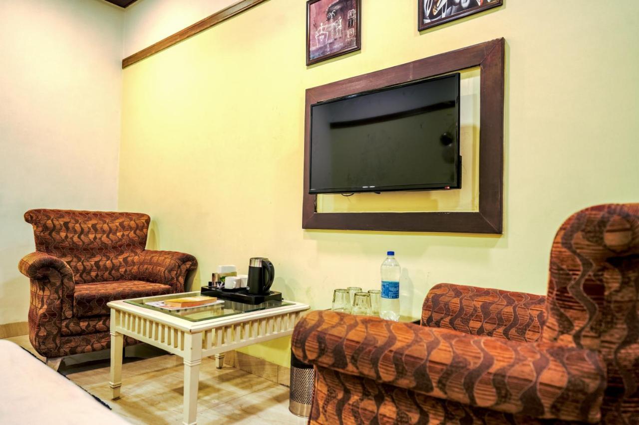 Hotel Seven- Center Of City Chandigarh Ngoại thất bức ảnh