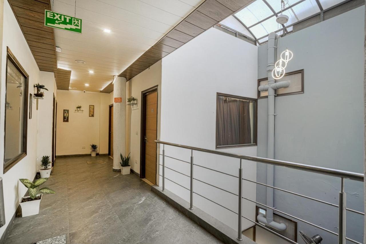 Hotel Seven- Center Of City Chandigarh Ngoại thất bức ảnh