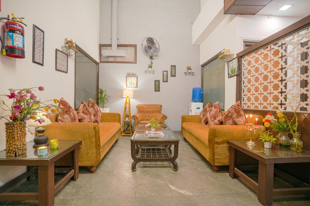 Hotel Seven- Center Of City Chandigarh Ngoại thất bức ảnh